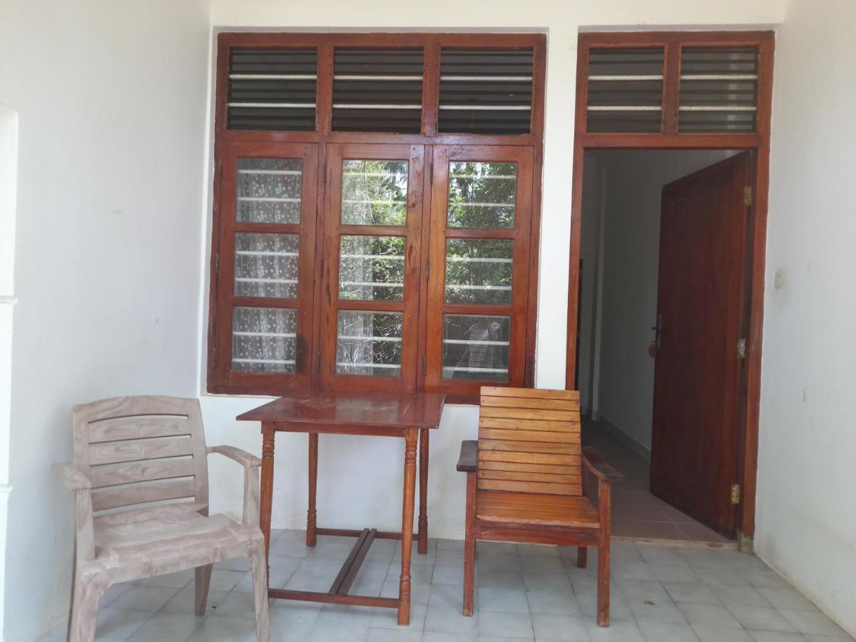 Hotel Santis Hikkaduwa Exterior foto